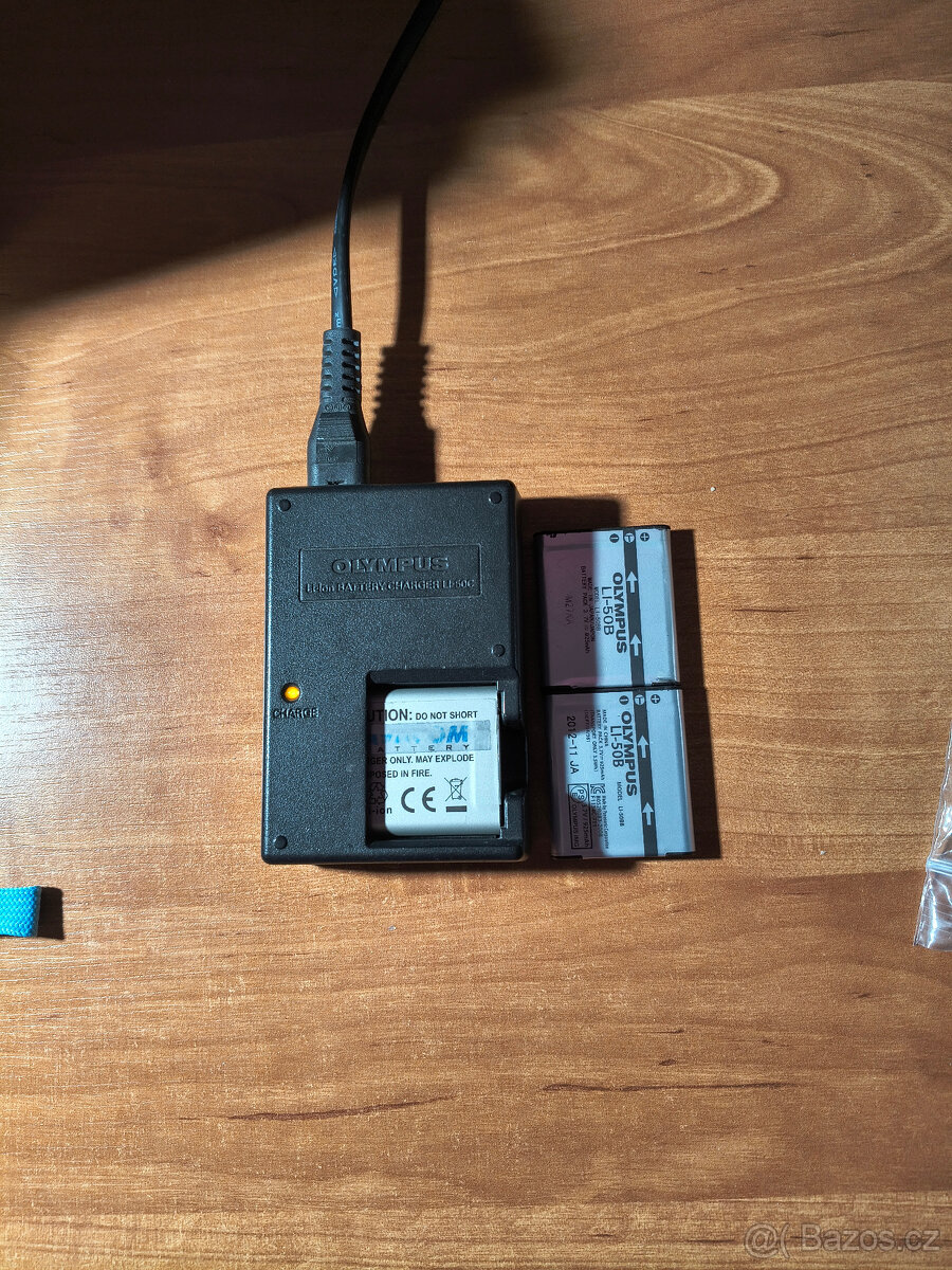 Baterie LI50B 5 ks s nabiječkou paměťové karty do Olympus - 2