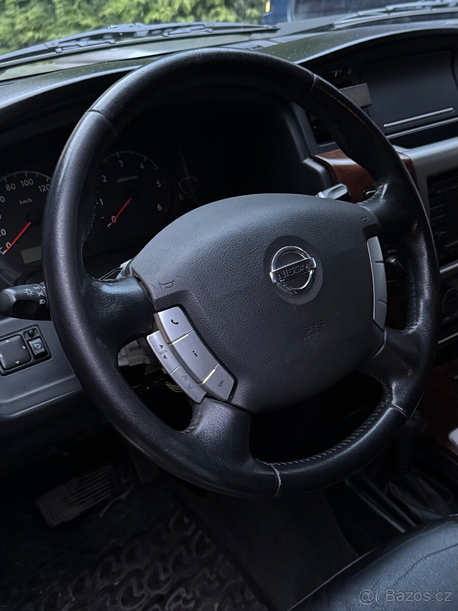 Kožený volant Nissan Patrol Y61 GU4 - 2