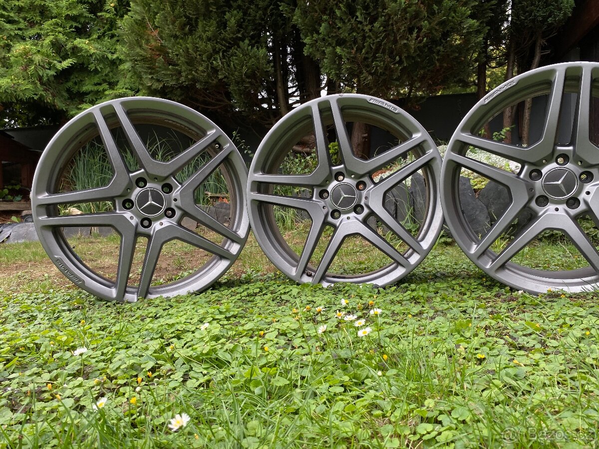 Prodám originální dvourozměr sadu disků Mercedes AMG R20 - 2