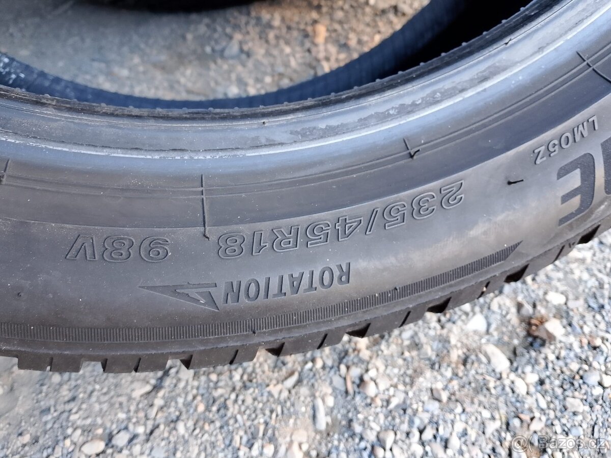235/45/18 98v Bridgestone - zimní pneu 2ks - 2
