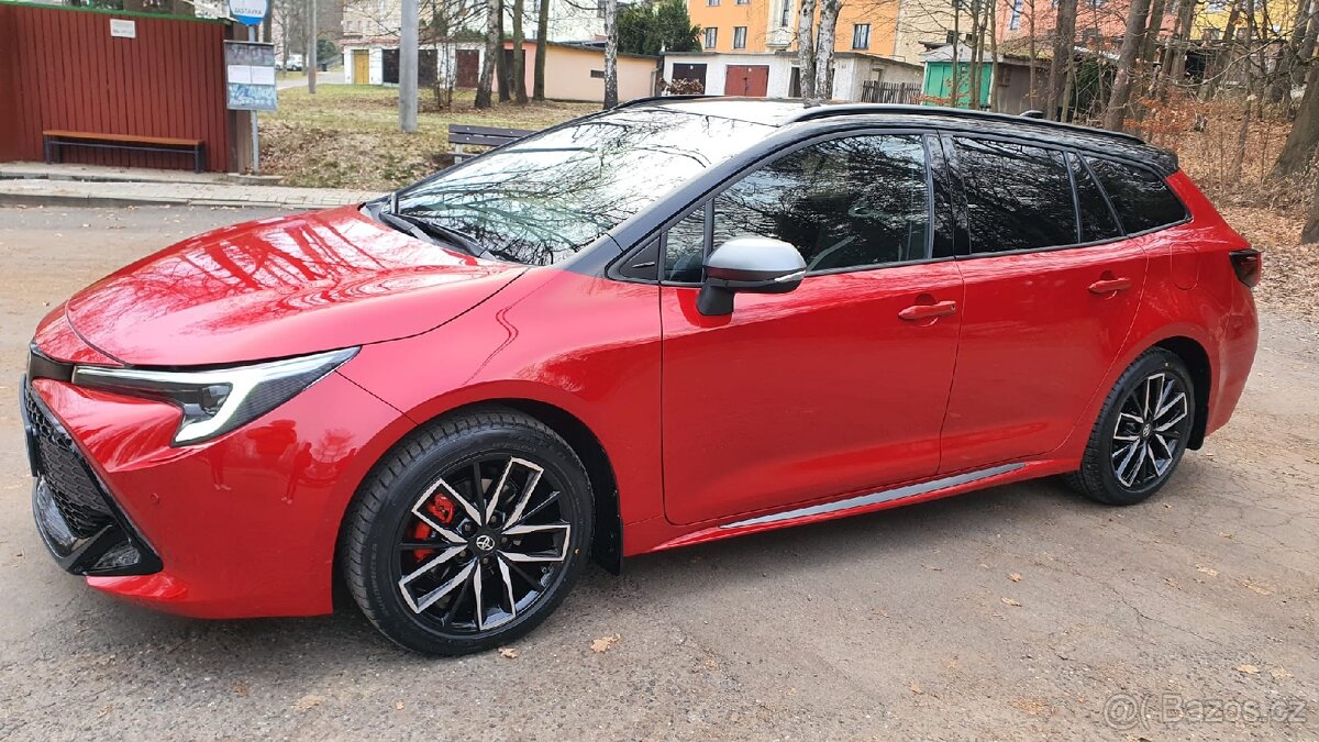 Toyota Corolla TS GR Sport 1.8 HEV 140k nádhera, nové. - 2
