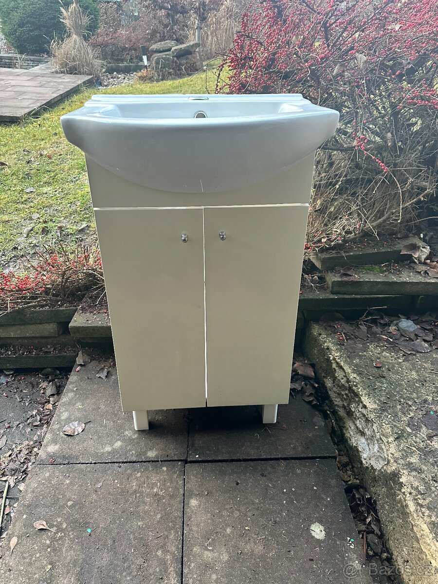 Umyvadlo se skříňkou - 2