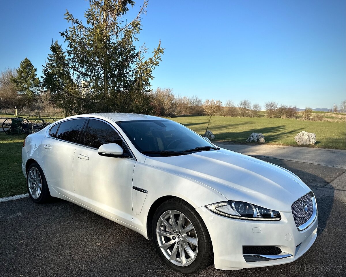 Jaguar XF 2.2d ID4 140kw 190ps • Automatic F1 • Luxury • - 2