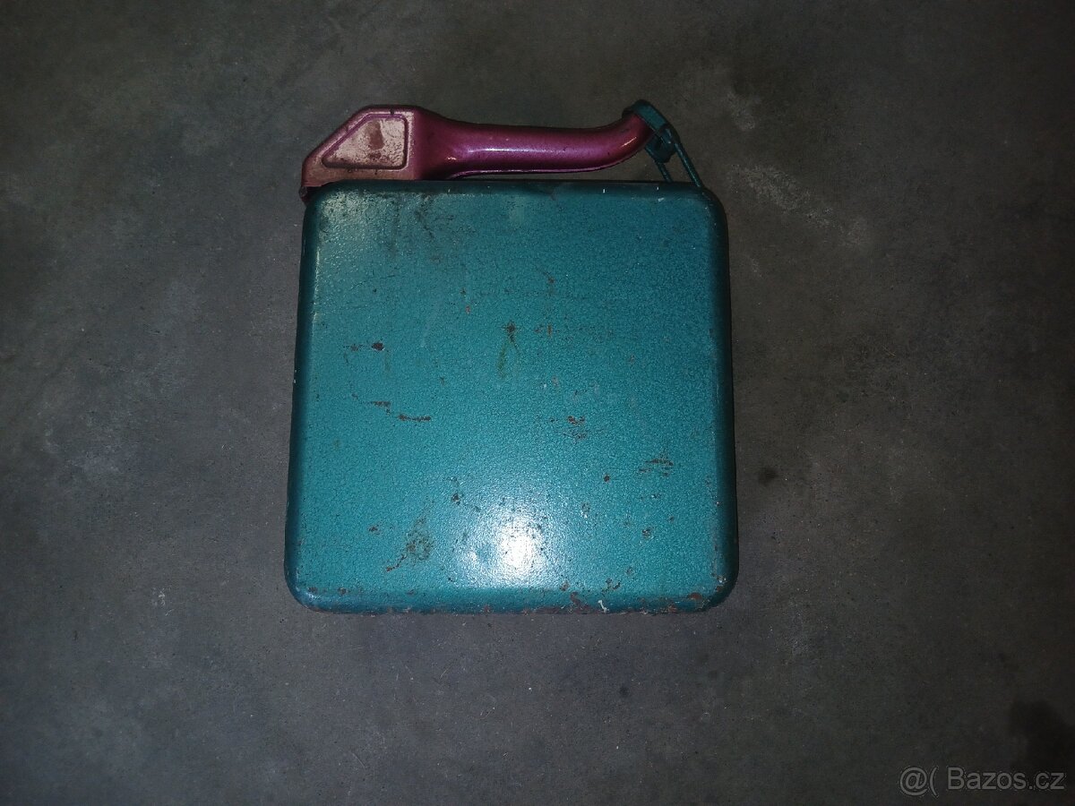 Nabízím stare kanistry - 2