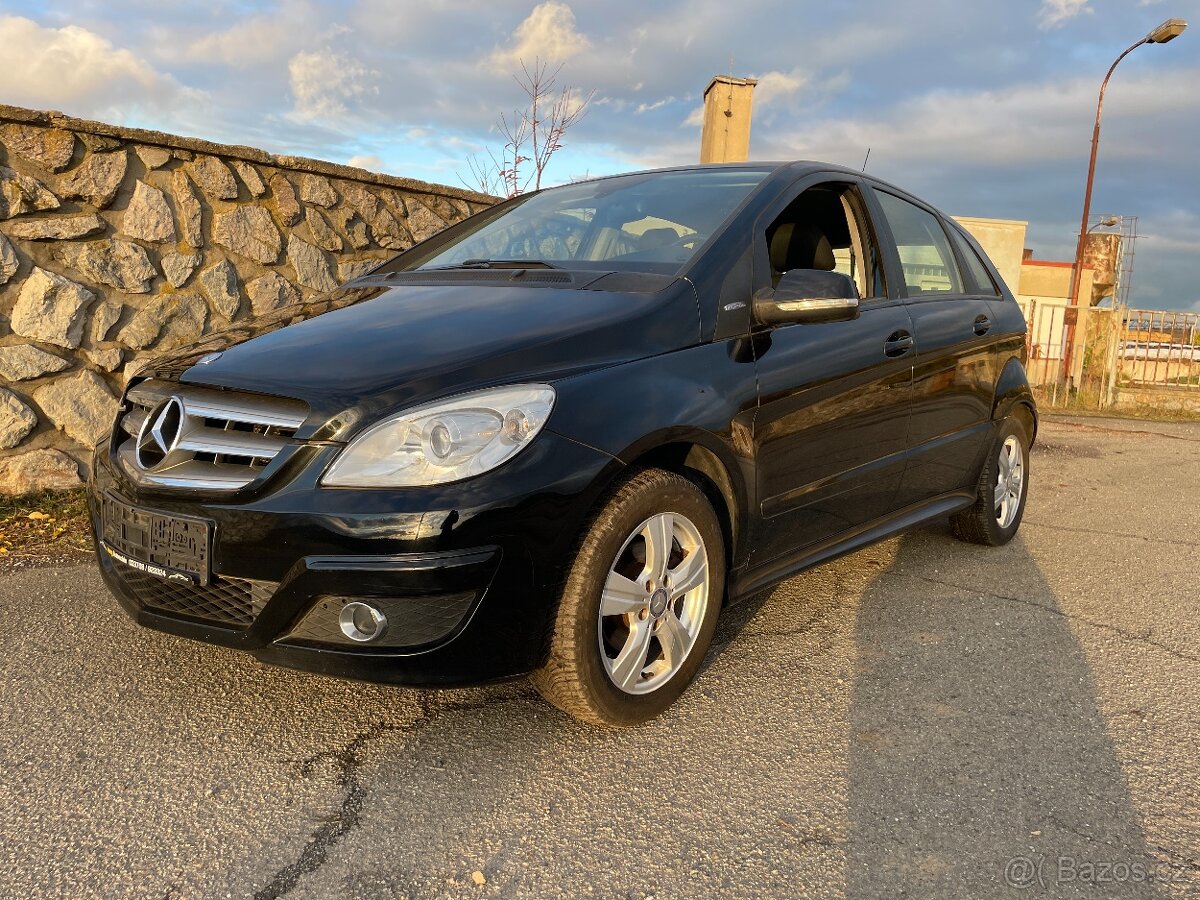 Mercedes-Benz w245 facelift B160 manuál - 2