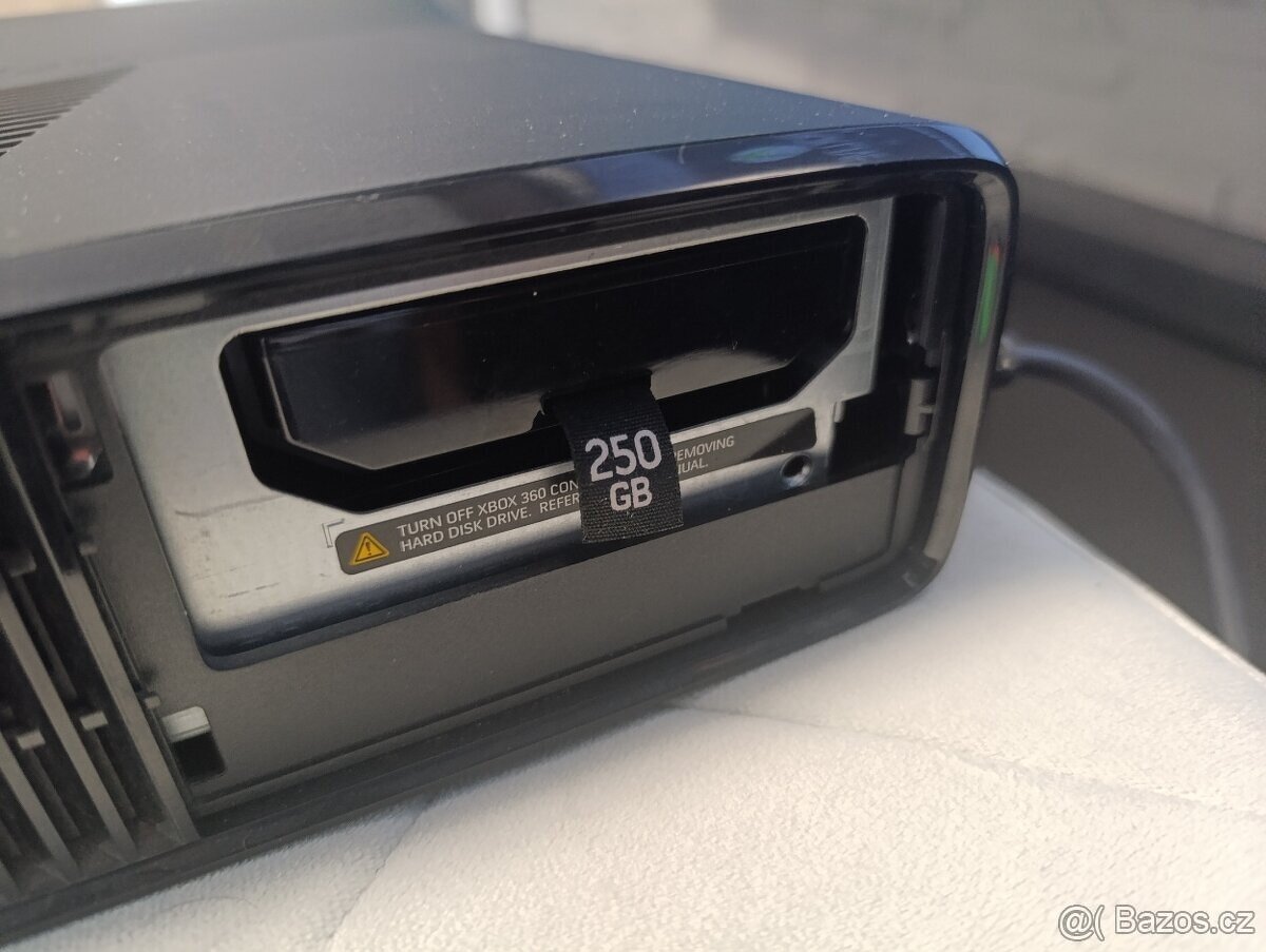 Xbox 360 Slim 250Gb + 1 ovladač + 2 hry - 2