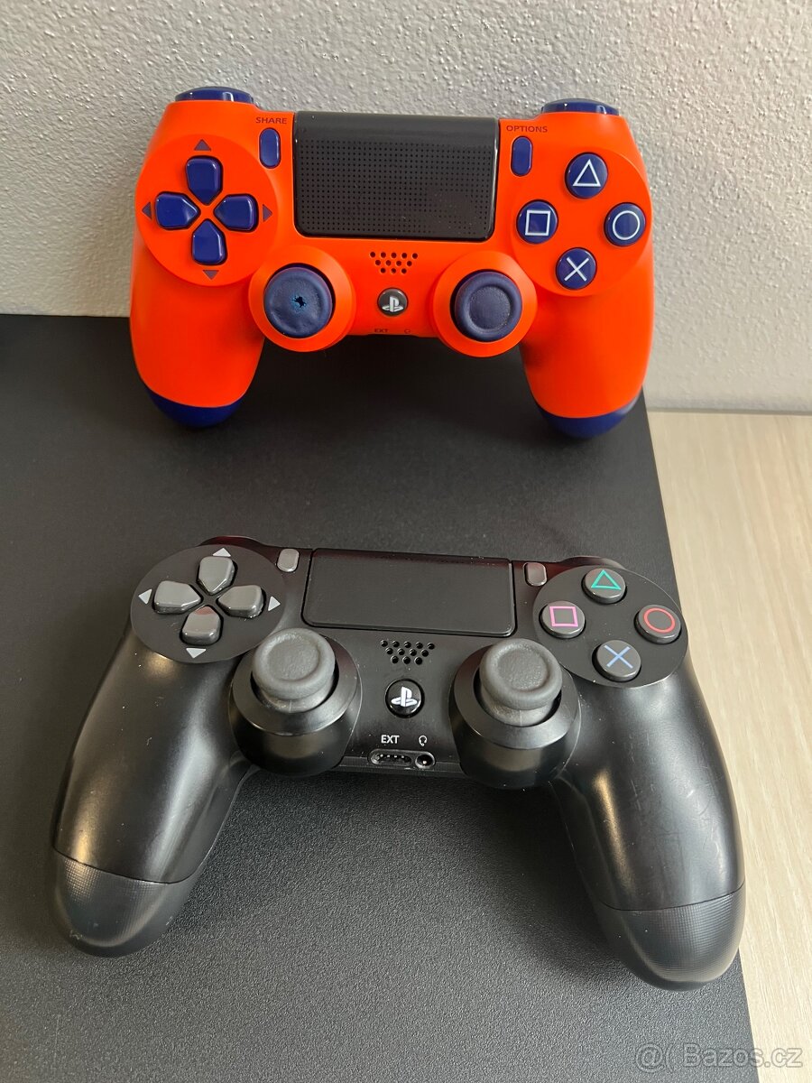Herní konzole PS4 / PlayStation 4 Slim 1 TB + 2 ovladače - 2