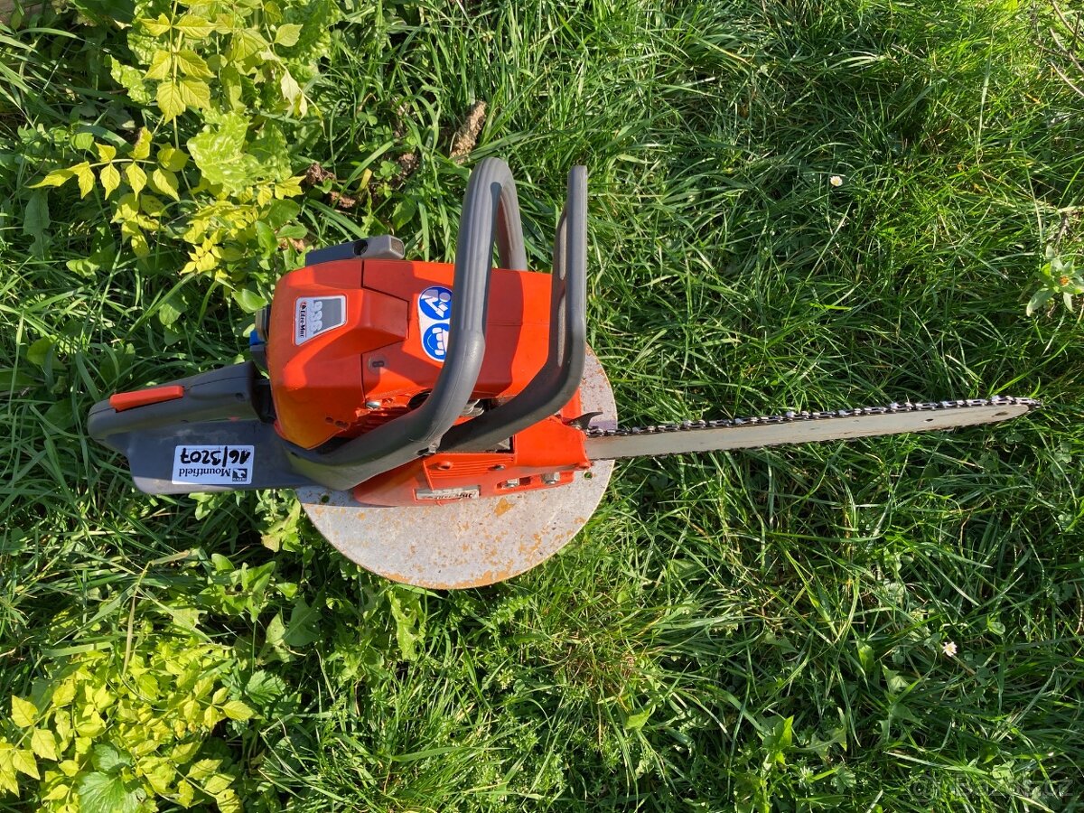 Motorová pila k opravě - 2