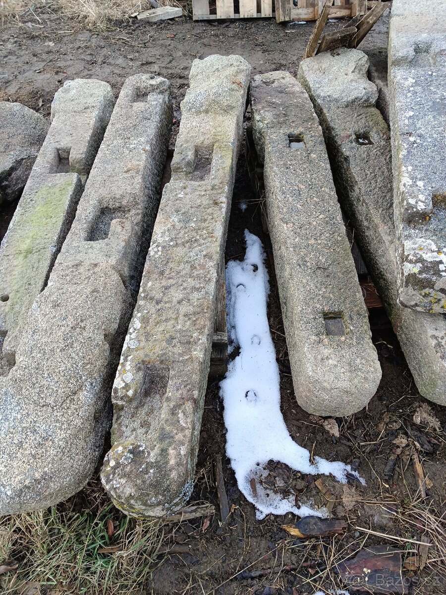 Žulové sloupky,kuny - 2