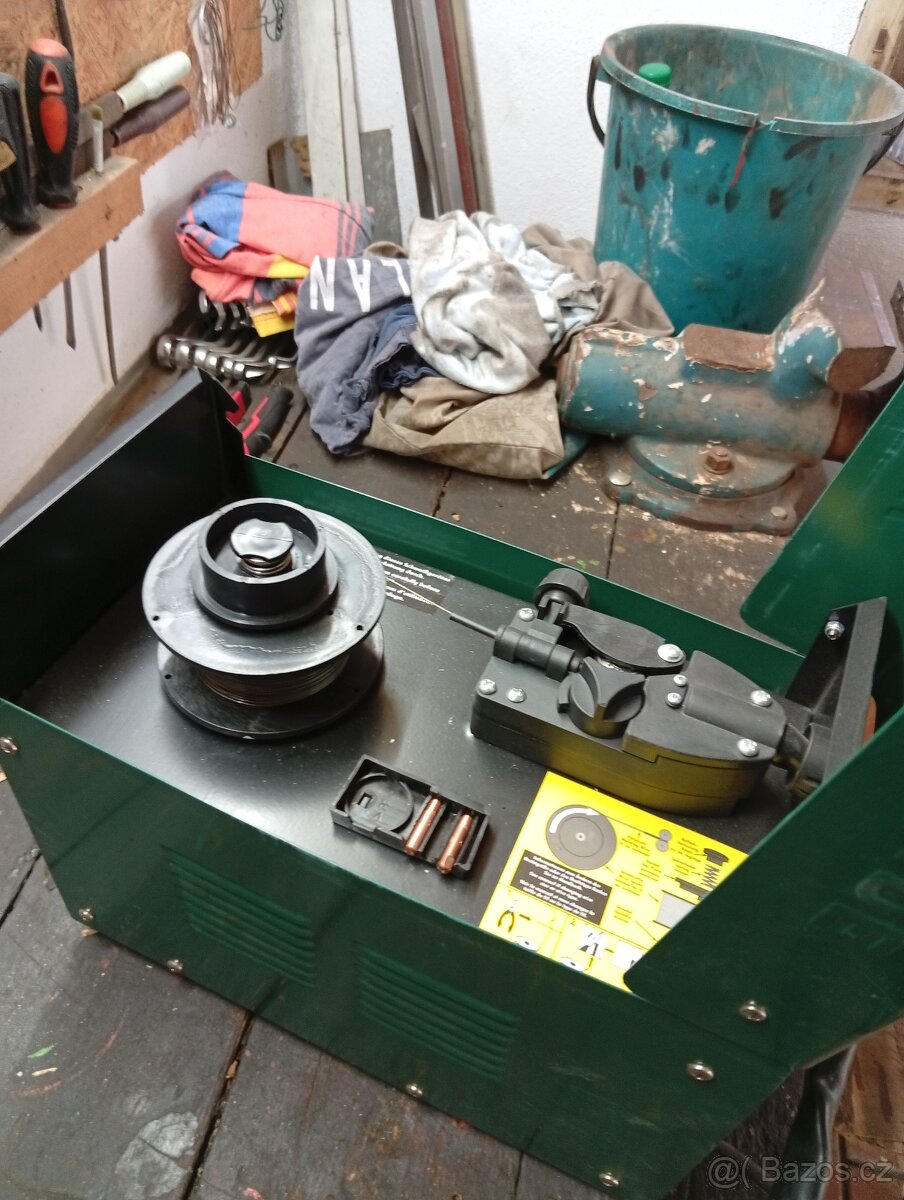 Svářečka na plněný drát - 2