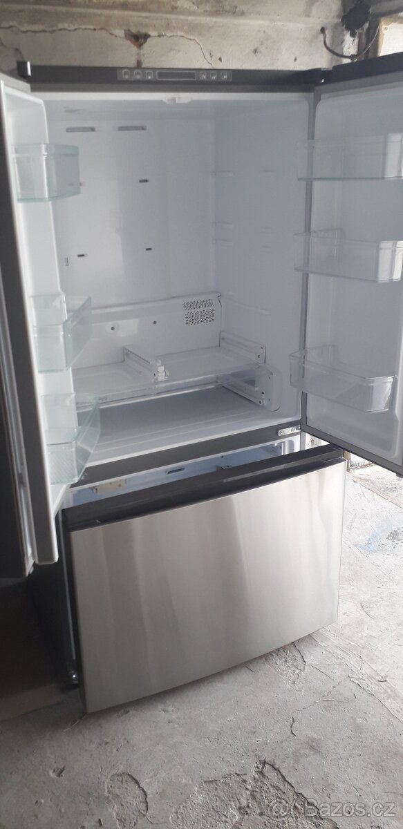 Lednice Hisense - RF815N4SESE - 2