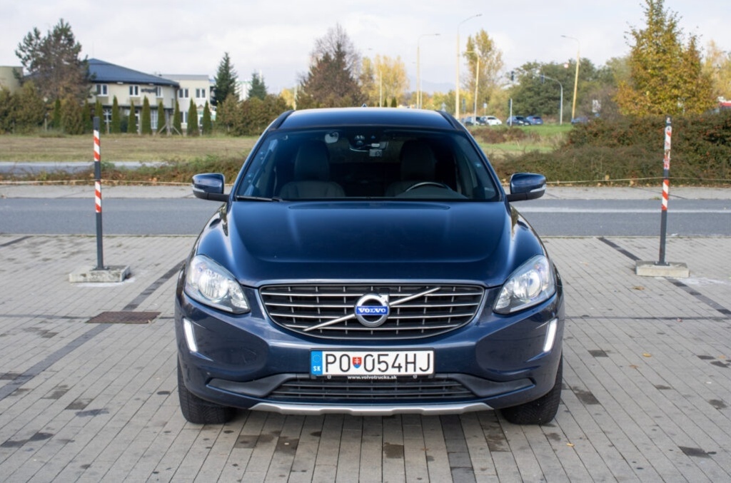 VOLVO XC60 (2015) - 2