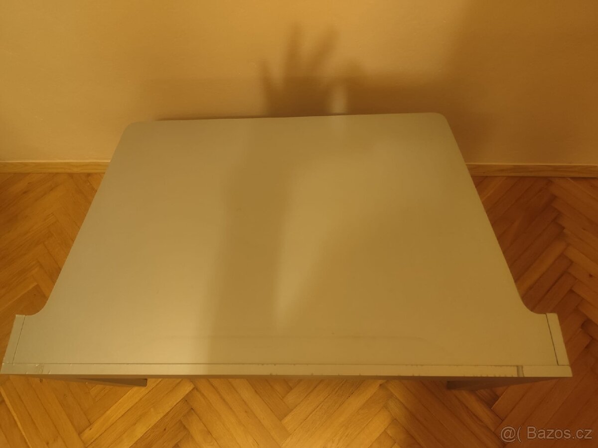 Prodám TV stolek. - 2