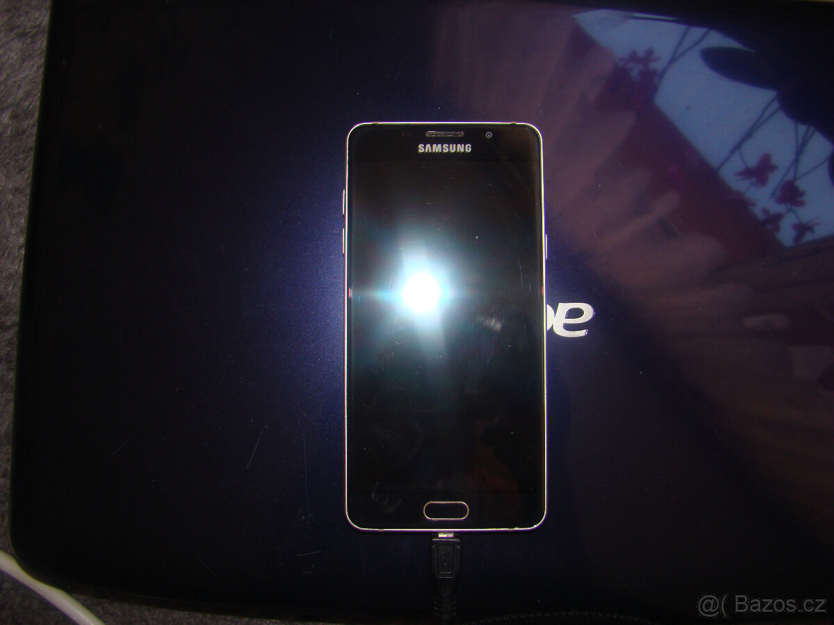 Mobilní telefon Samsung - 2