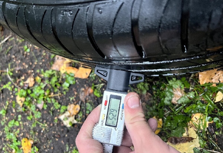 Letni kola Ford Peugeot 5x108 195/65 R15 ET 38 - 2