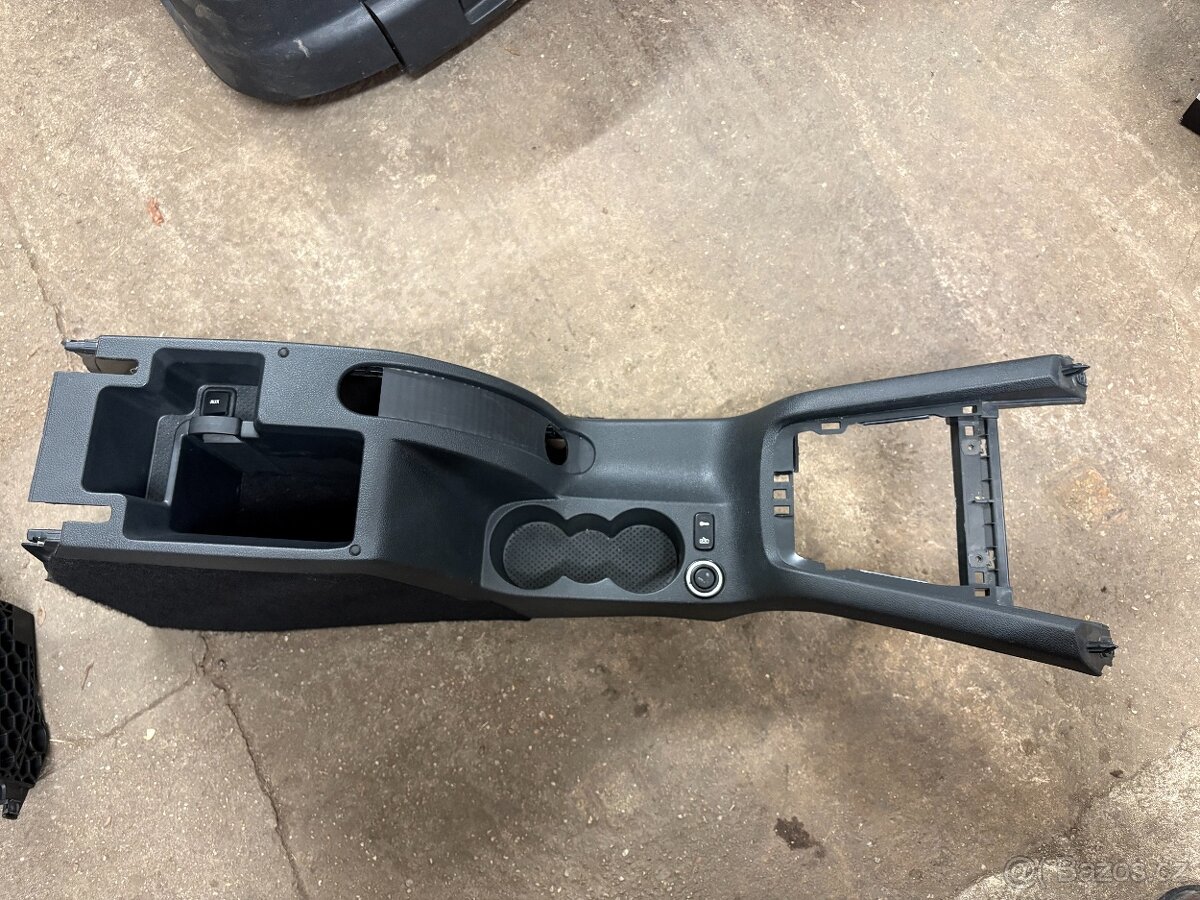 Středový panel Octavia 2 - 2