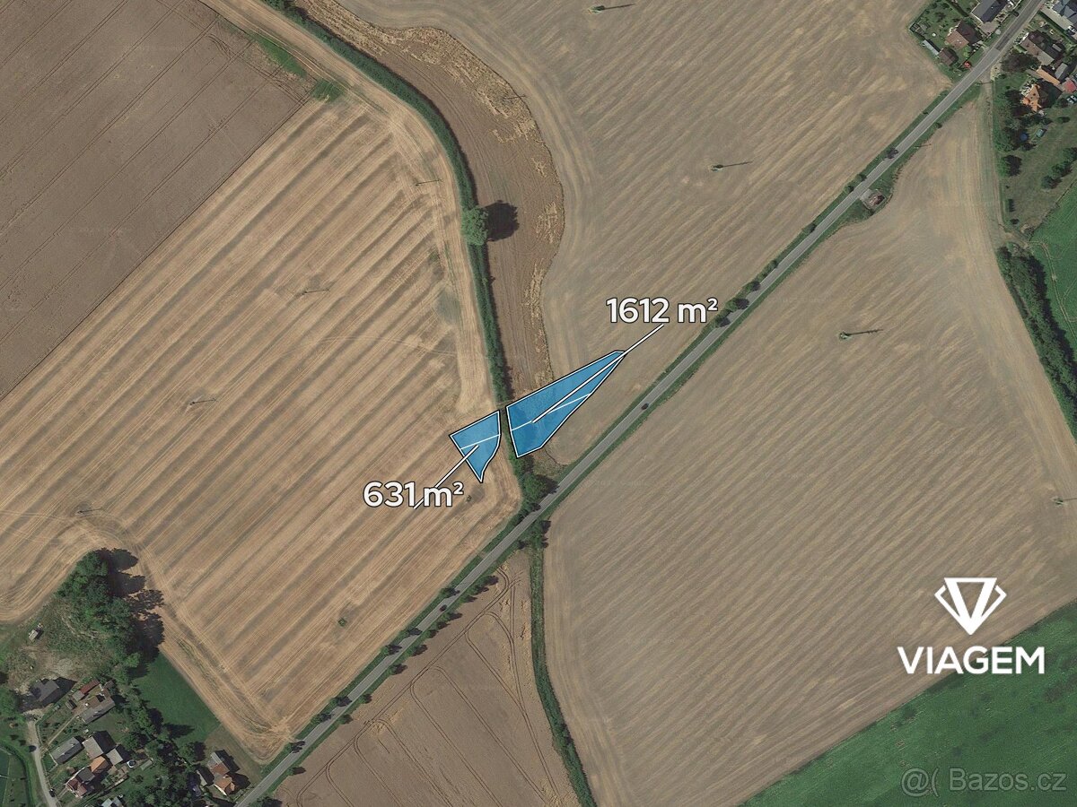 Pole 2 243 m², Podíl 25 % o výměře 561 m² - 2