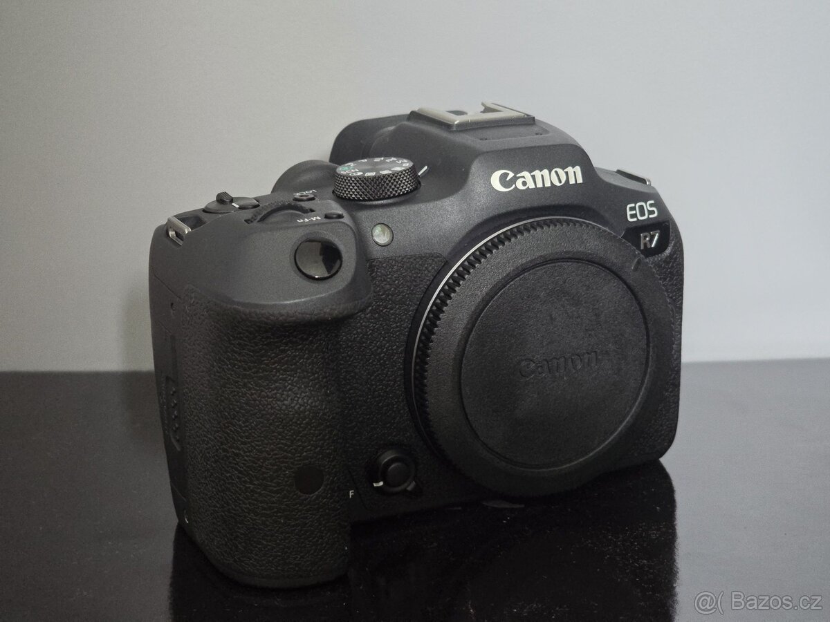 Canon EOS R7 - 2