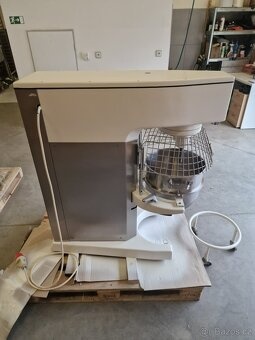 Robot ALBA RE22 - jako nový - 2