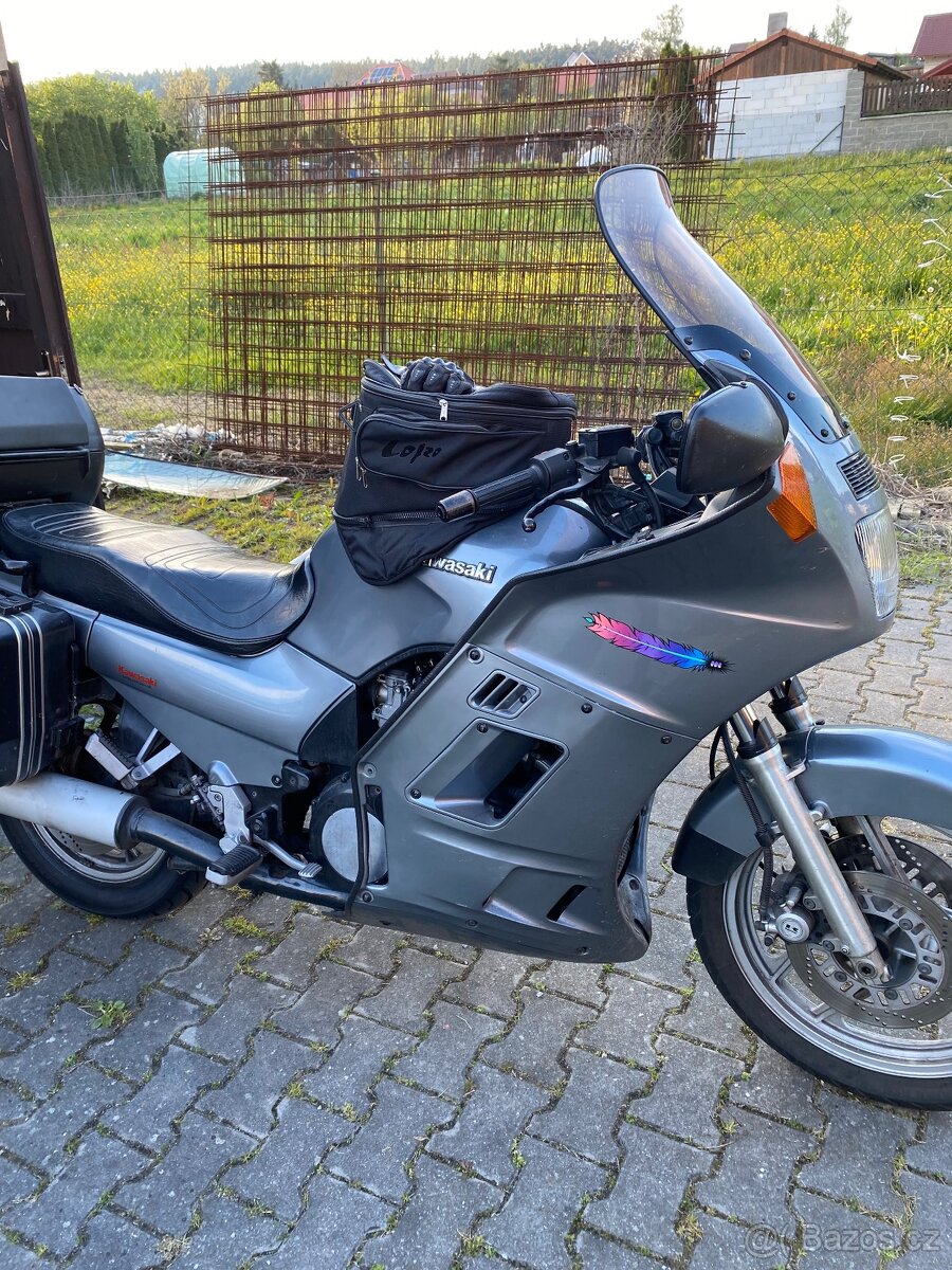 Kawasaki GTR 1000 - 2