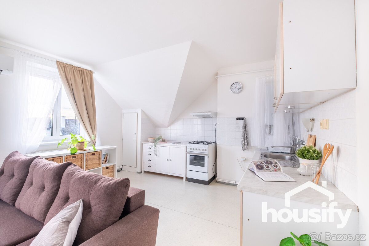 Pronájem bytu 1+kk, 32 m2 - U Lesíka, Znojmo - 2