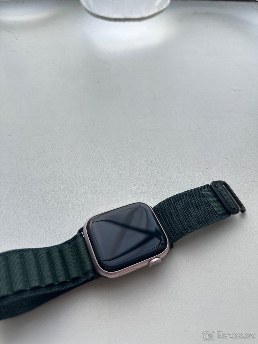 Apple Watch Series 9 45mm, růžové - 2