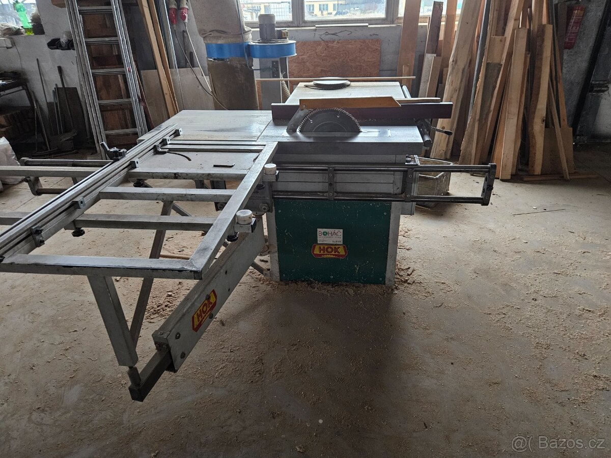 Formátovací pila s předřezem - 2