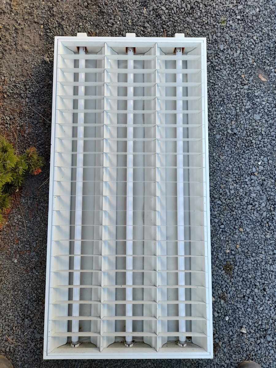 Zářivkové těleso. - 2