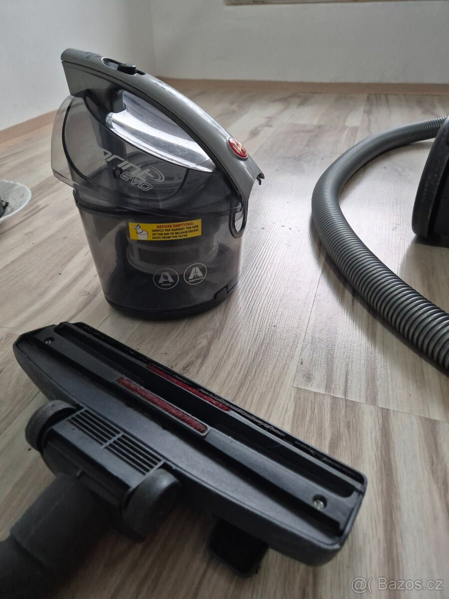 Prodám bezsáčkový vysavač Hoower - 2