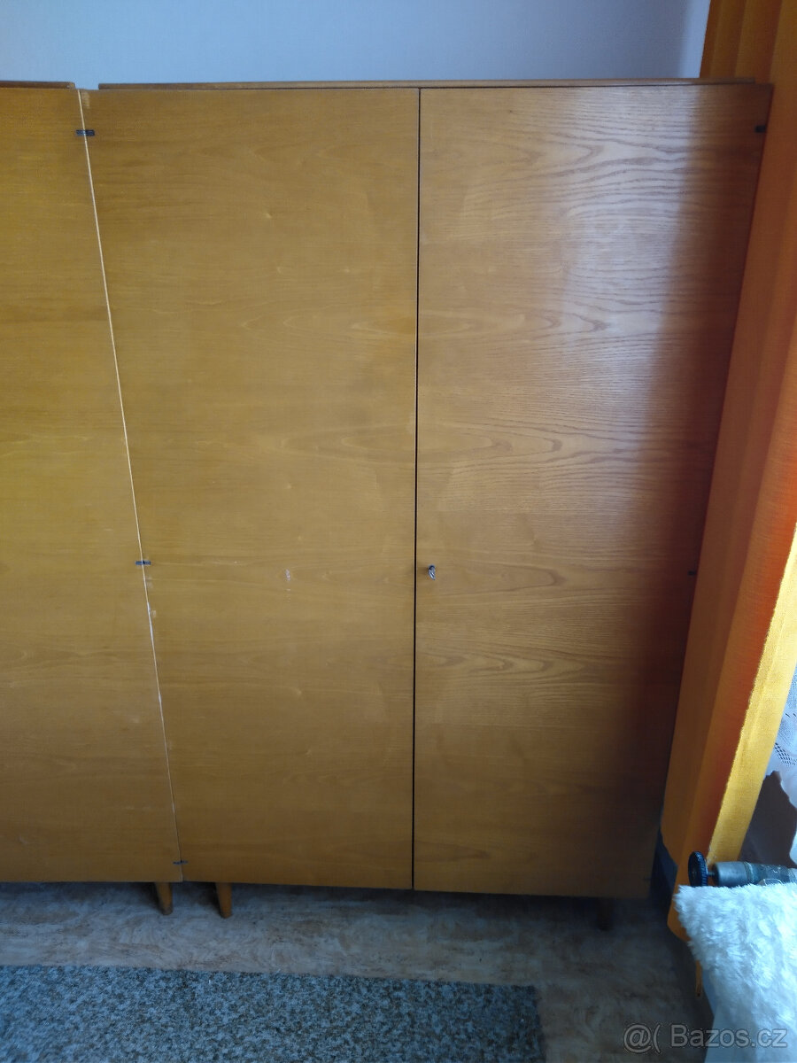 Skříň III. - 2