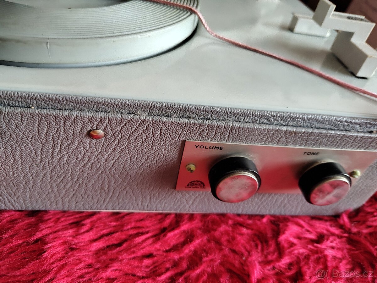 Přenosný gramofon SUPRAPHON model GE 101 - 2