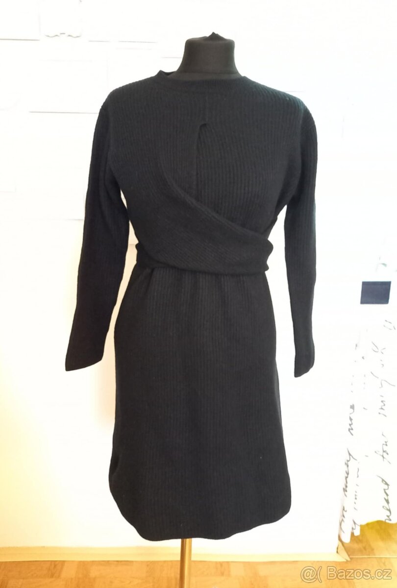 Černé vlněné šaty - 2
