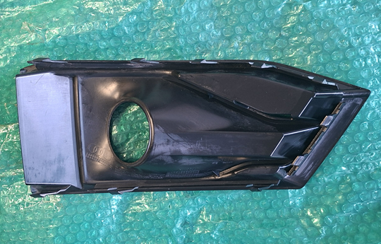 AUDI A4 Allroad B9 8W krytka nárazníku - 2