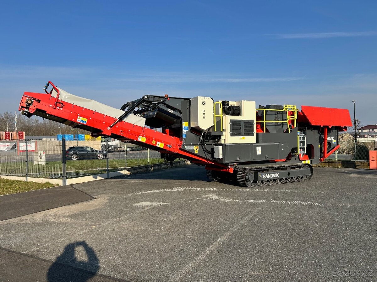 Mobilní čelisťový drtič SANDVIK QJ241 - 2