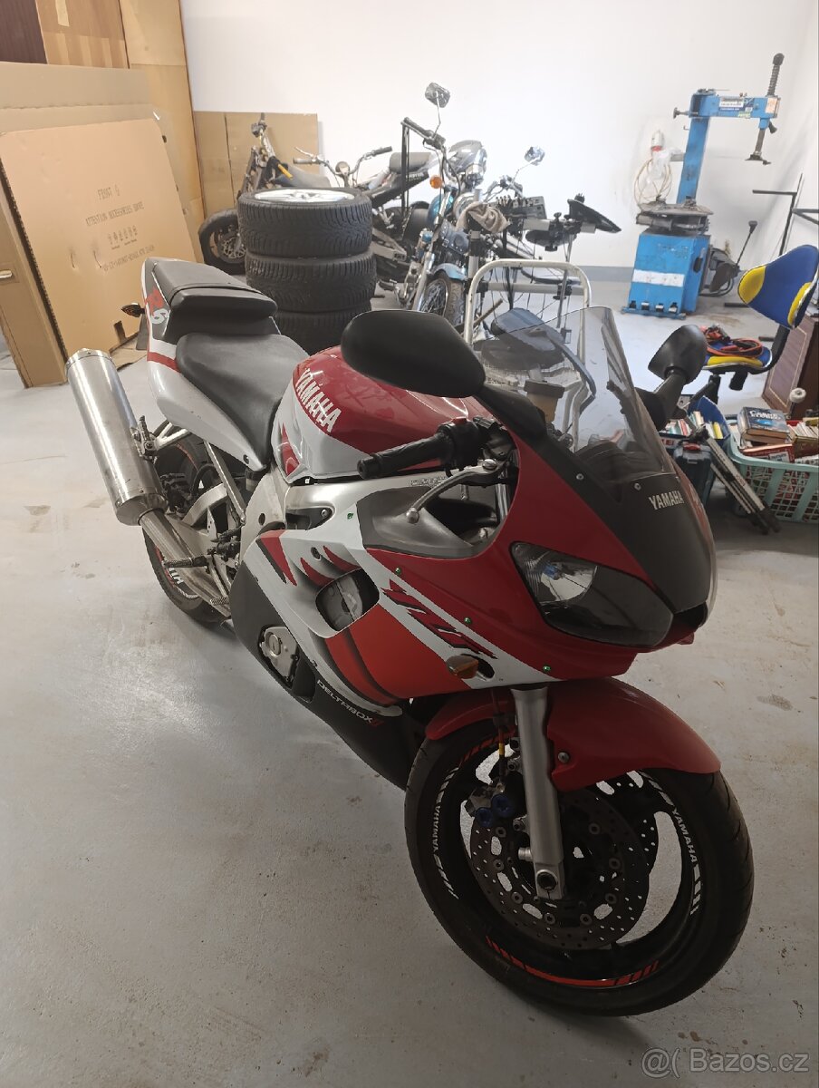 Yamaha R6 - 2