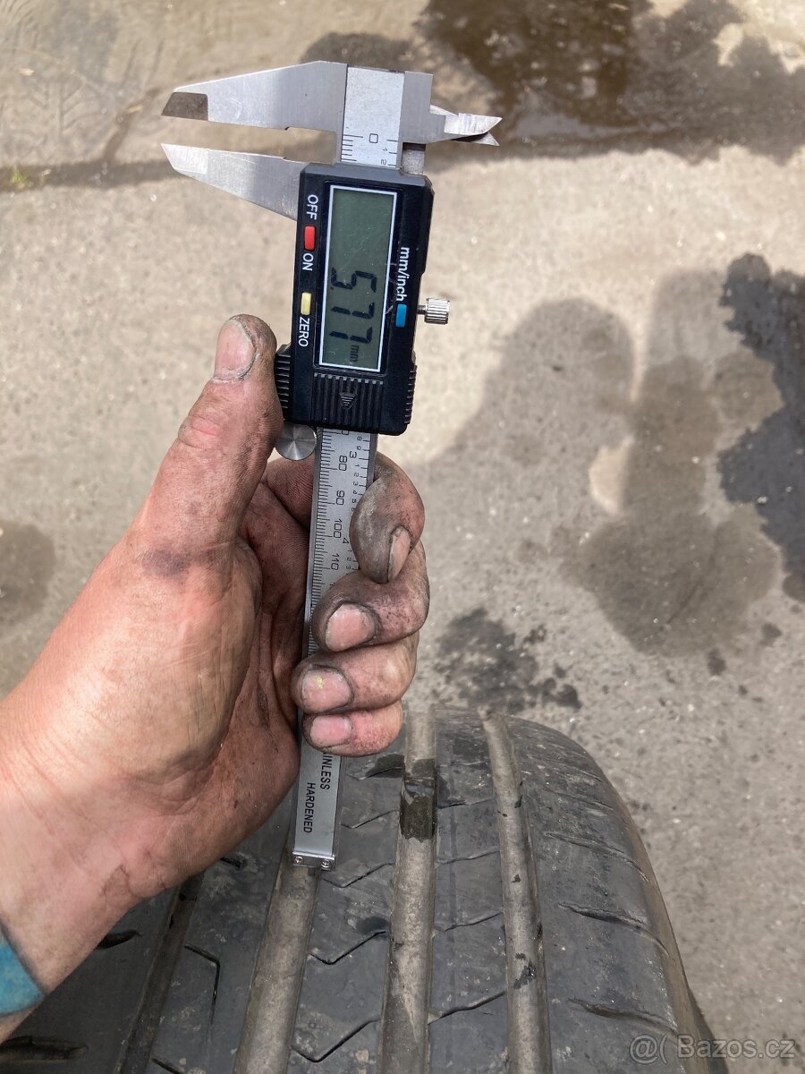 225/40/18 Letni - 2