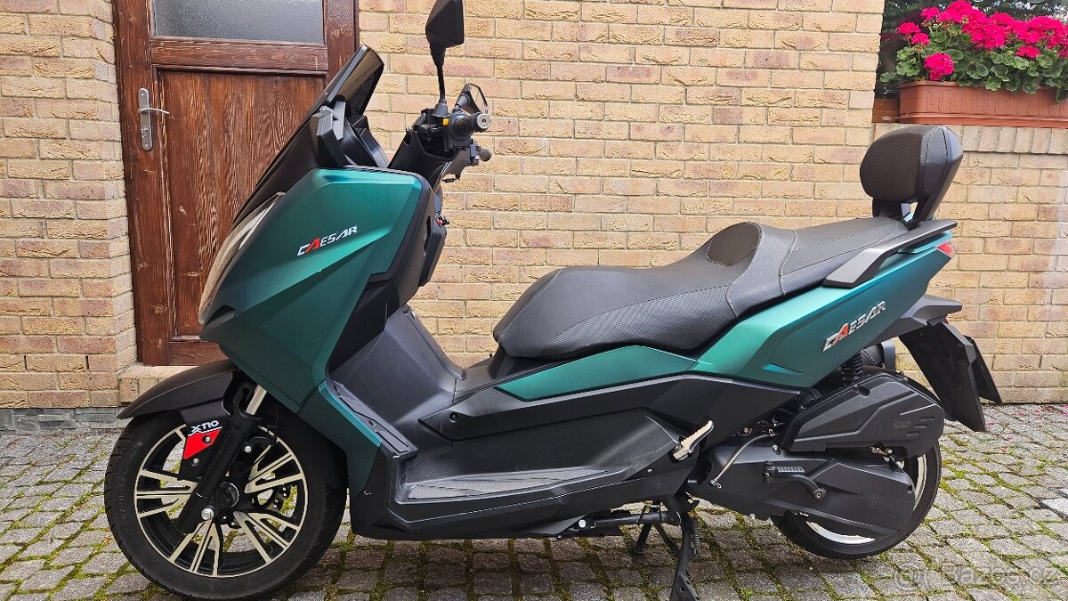 Skůtr 125ccm - 2