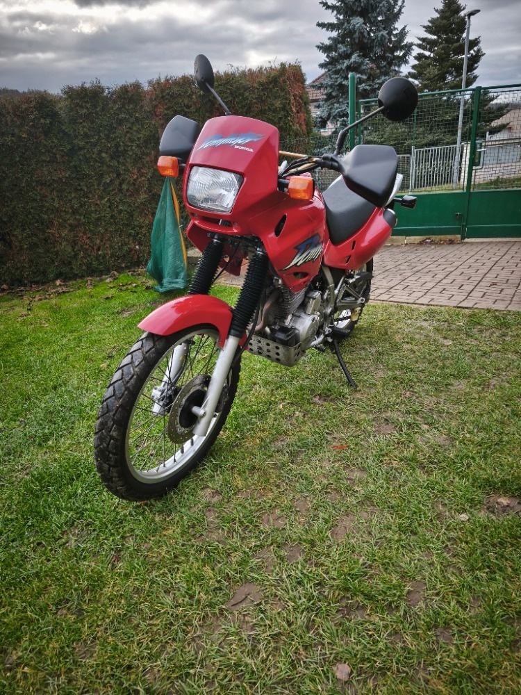 Honda NX 650 Dominator (2001) jen 1311km, CZ doklady