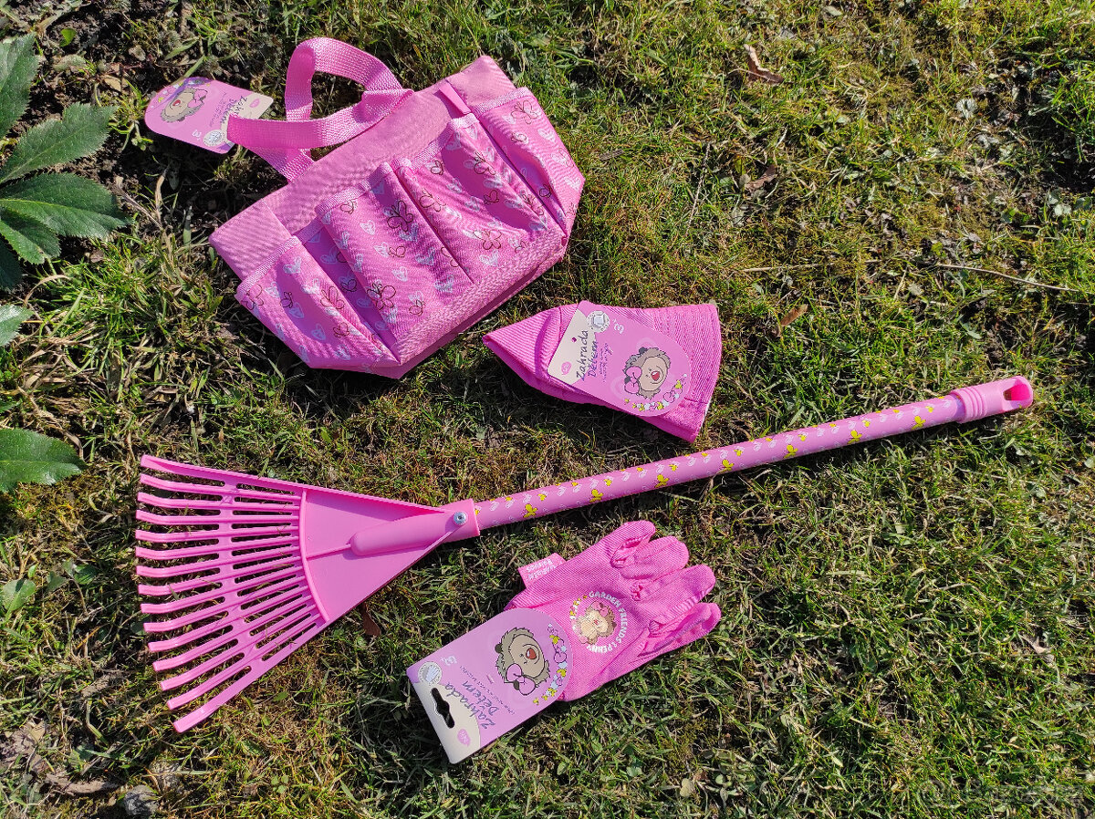 Dětské nářadí a oblečení na zahradu - 2