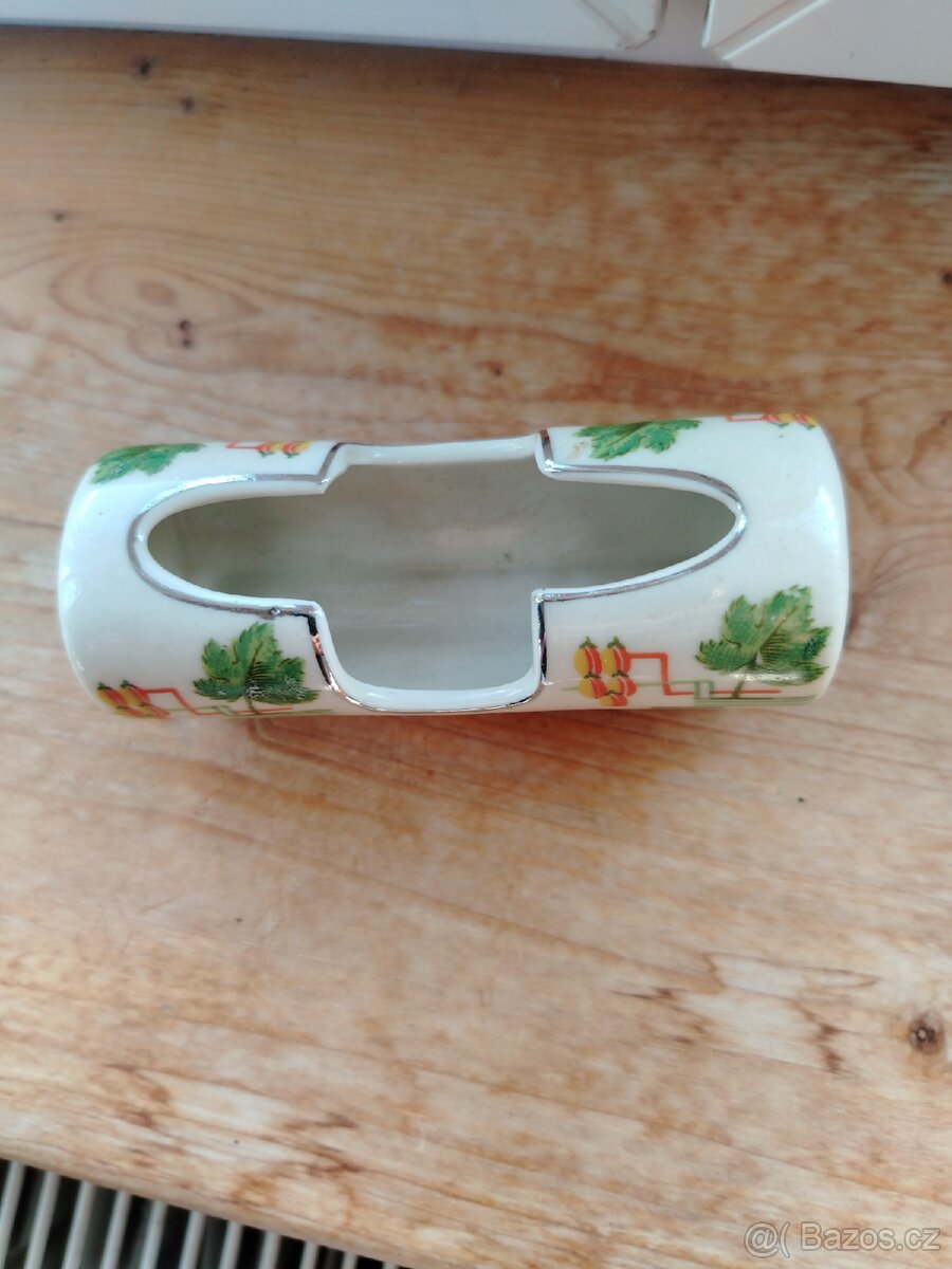 Porcelánový zásobník k servisu - 2