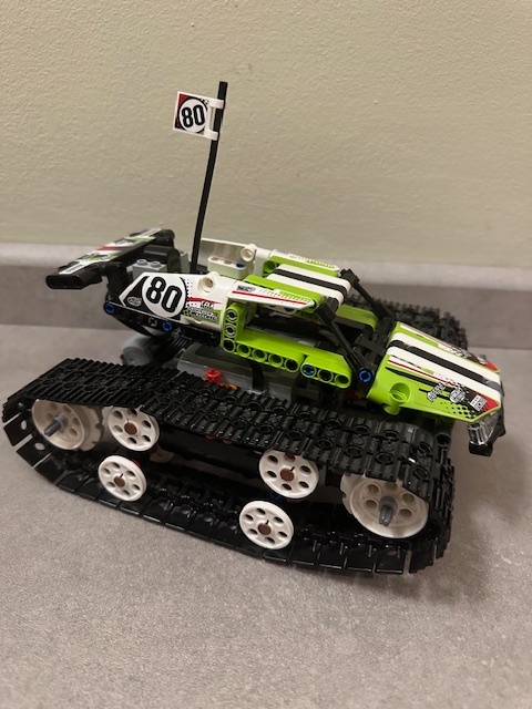 Lego Technic 42065: Pásový závoďák na dálkové ovládání - 2