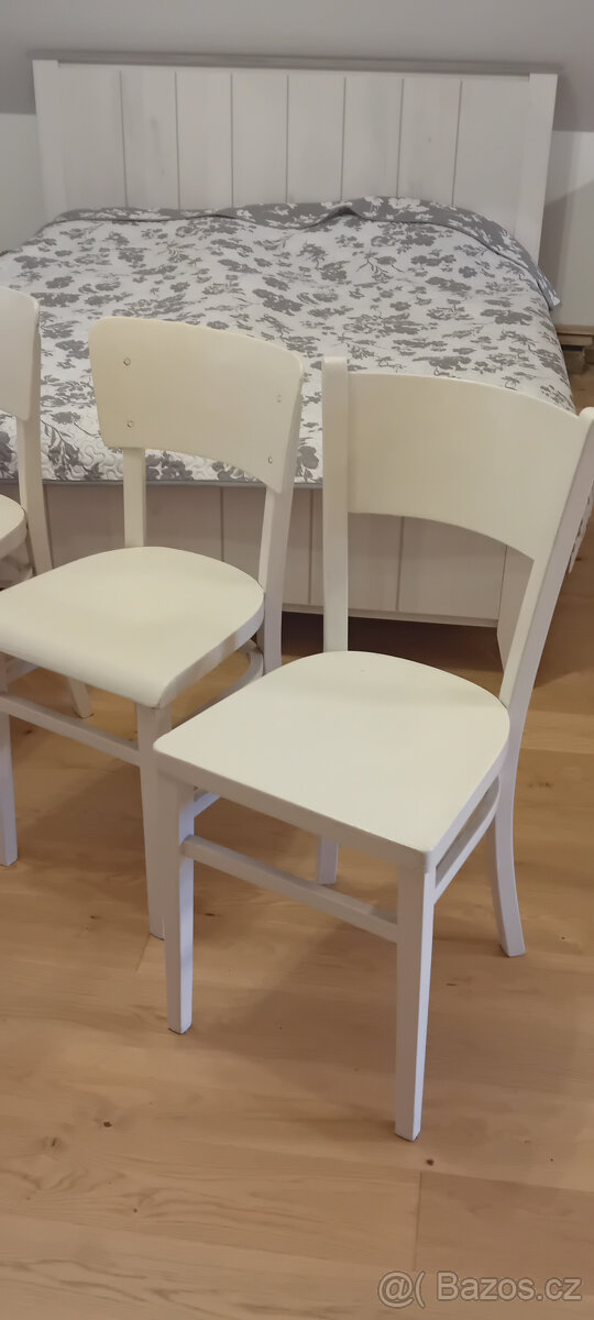 3 staré židle - 2