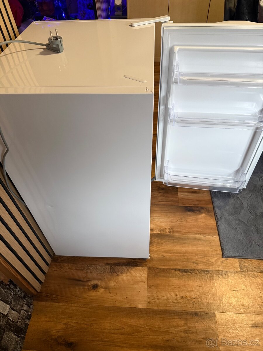 Malá lednička s mrazáčkem - 2