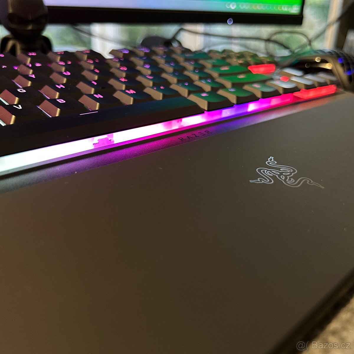 Razer Ornata V3 TKL – RGB herní klávesnice (US layout) - 2
