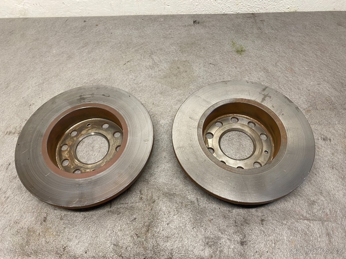 ŠKODA OCTAVIA 2 2004-2013 - ZADNÍ BRZDOVÉ KOTOUČE 256mm - 2