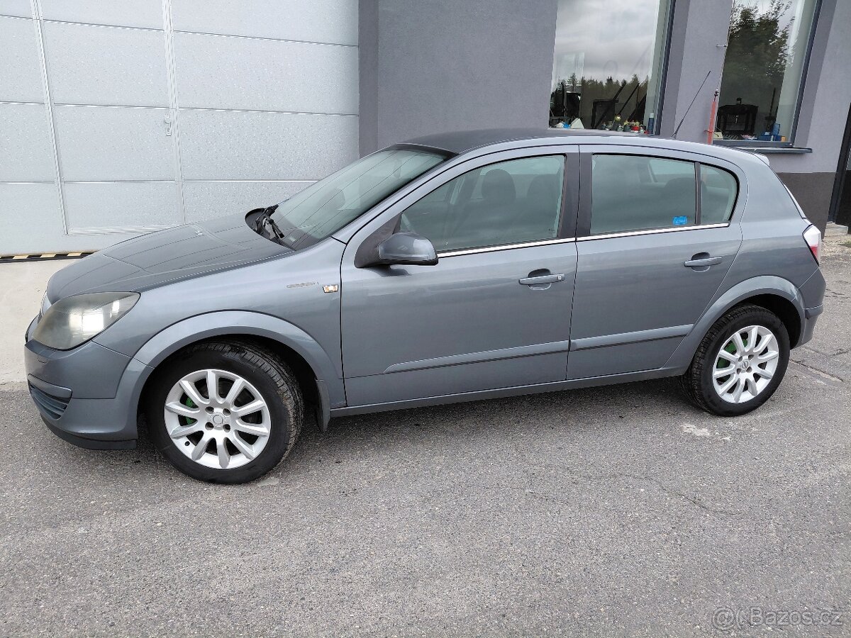 ASTRA 1.4 16V, 135000km-DOLOŽENO, původ ČR, VELMI SOLIDNÍ - 2