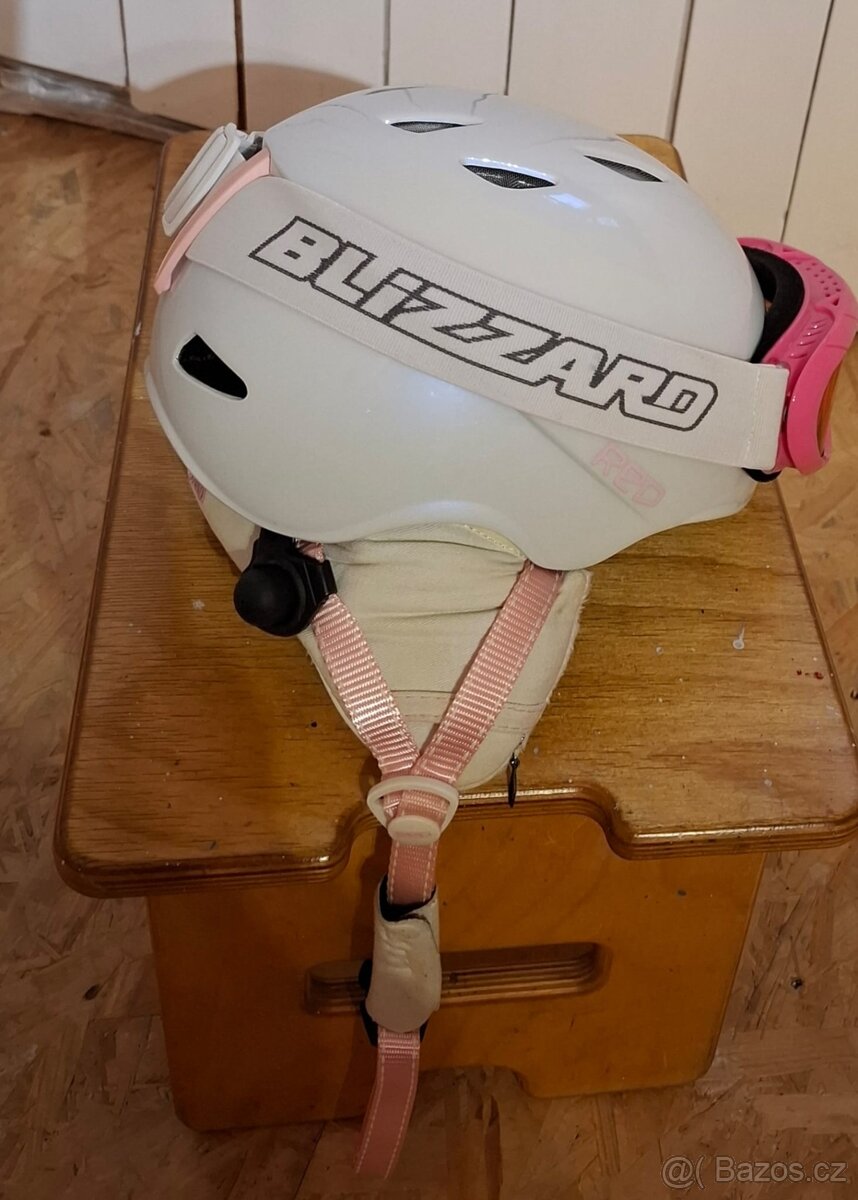 Lyže, lyžáky, helma a brýle, Dámské. - 2