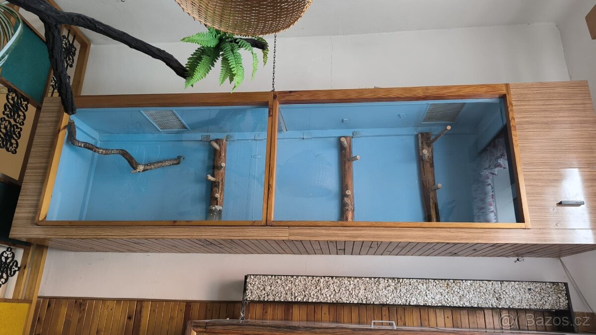 Prodám nábytek a terária - 2