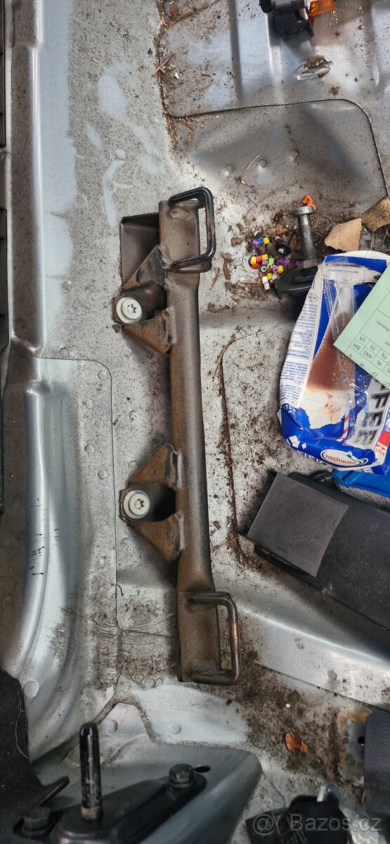 Isofix drzak autosedacky audi a4 b7 8e a6 4f - 2