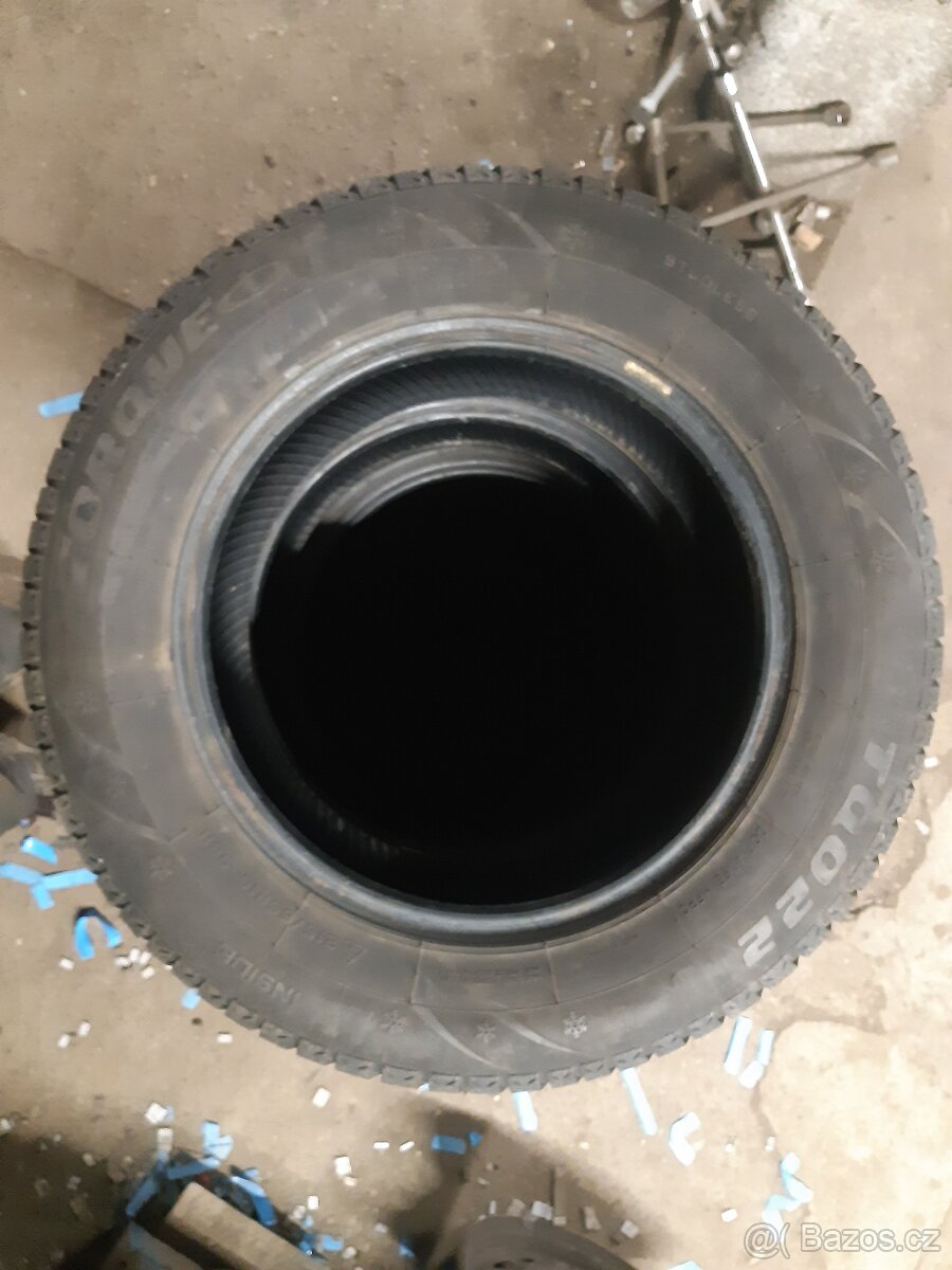 215/65R16 98H - 2
